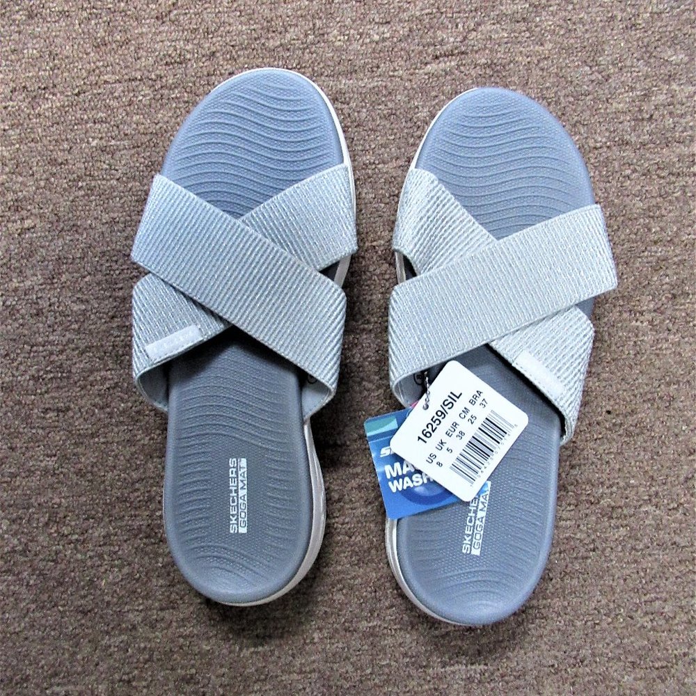 NEW ladies size 8 Sketchers Goga Mat gray grey slip on sandal slides